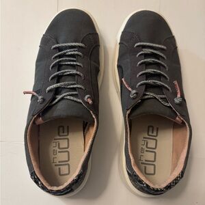 Hey Dude Womens Sneakers sz 8
